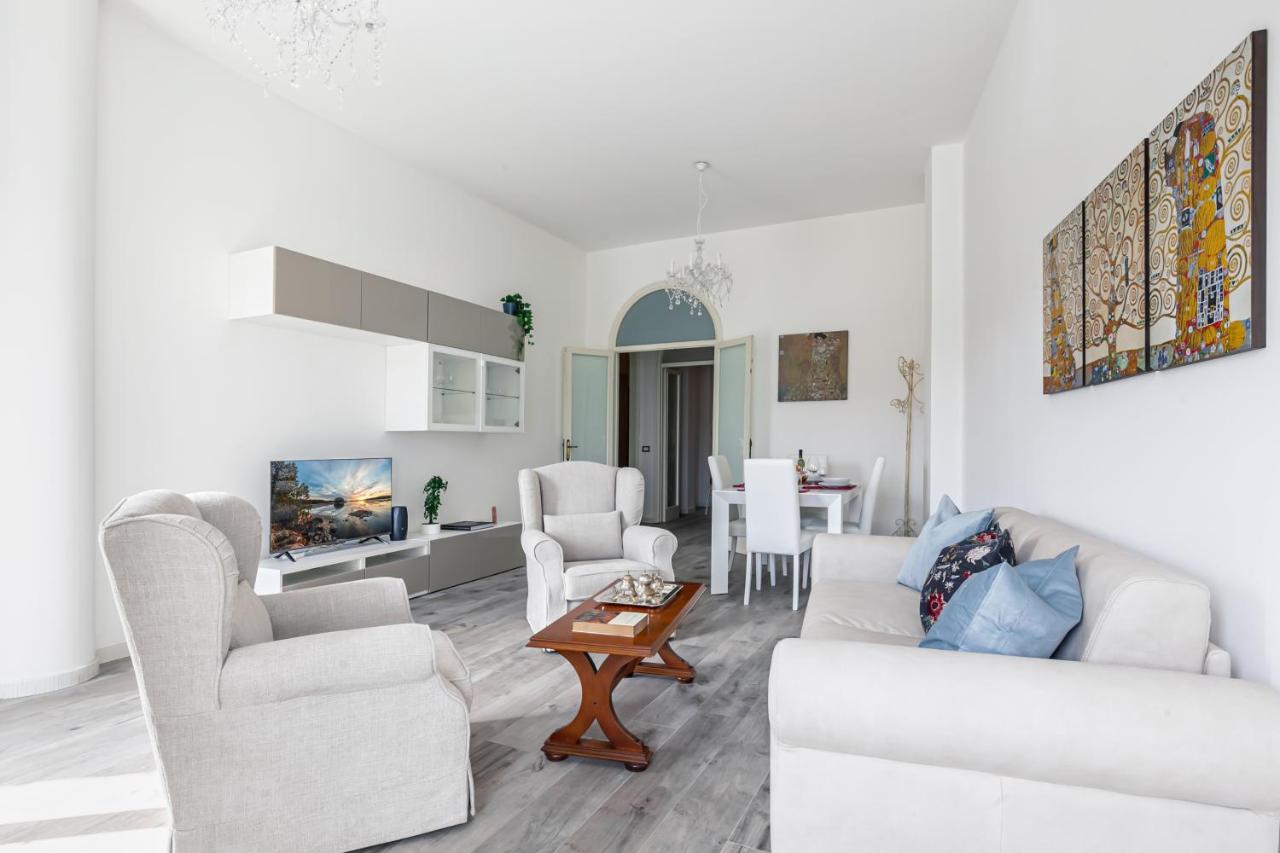 Lungarno Elegant Apartment With Panoramic Balcony Pisa Eksteriør bilde