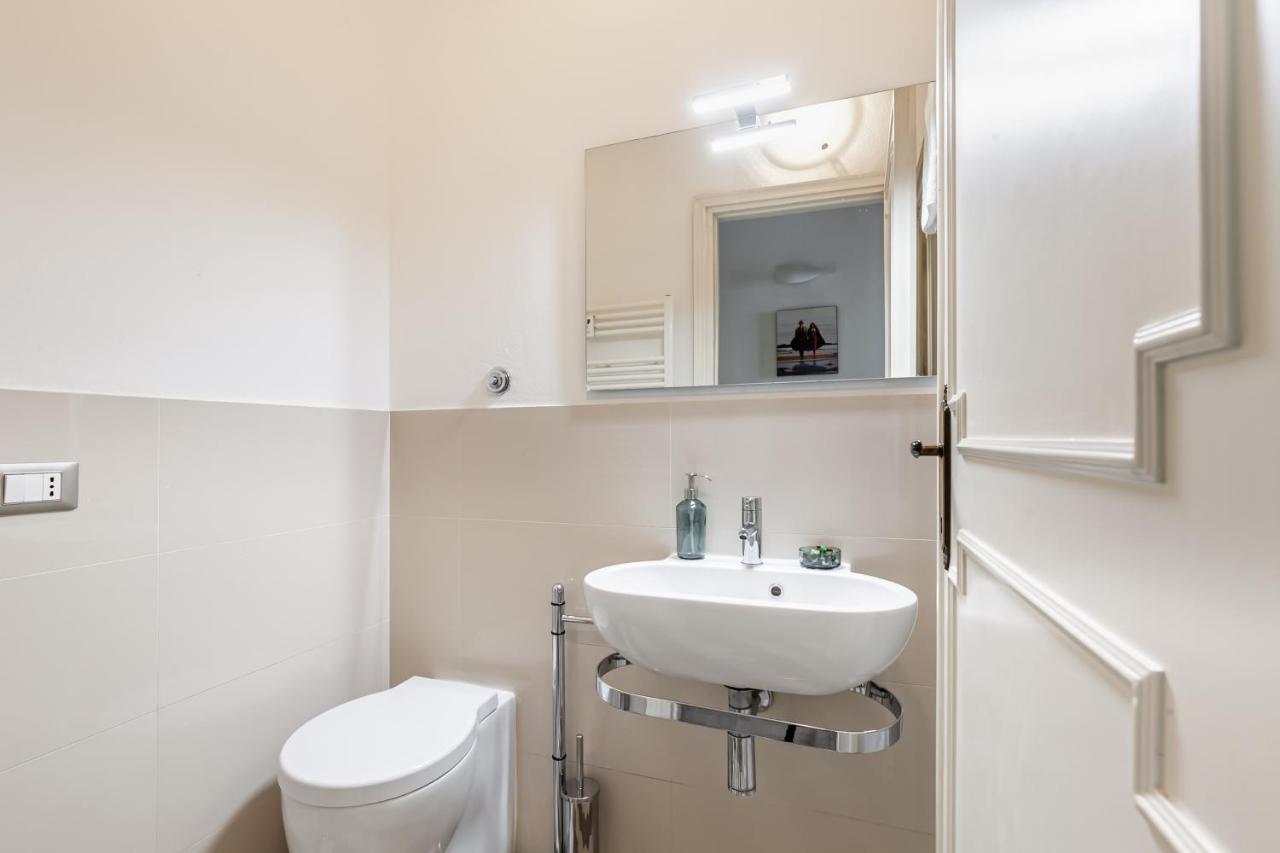 Lungarno Elegant Apartment With Panoramic Balcony Pisa Eksteriør bilde